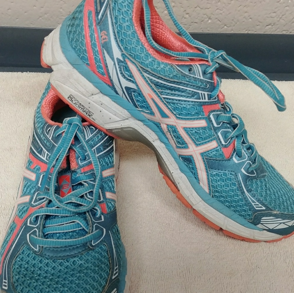 Asics GT 2000 size 7